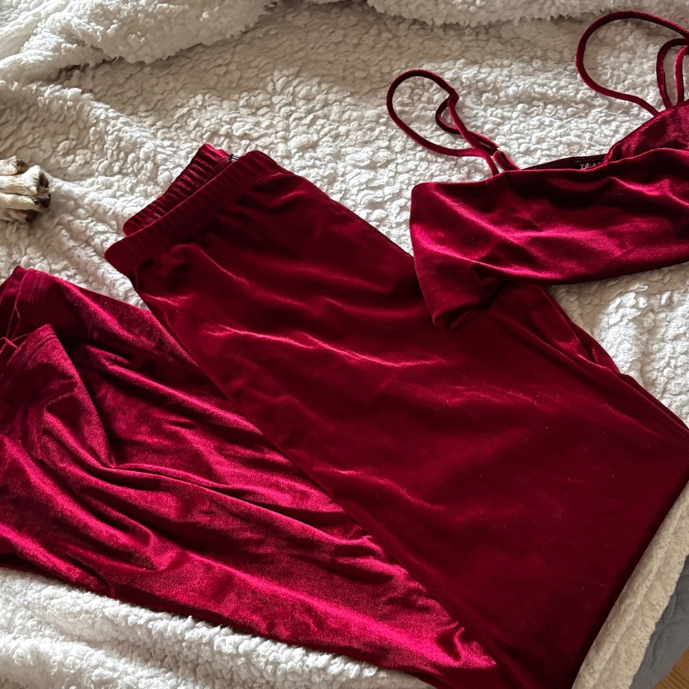 Elegant Red Velvet Set
